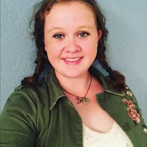 Meet your Posher, Alyssa